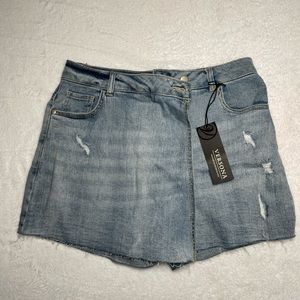 Versona denim Skrit Size 8 NWT